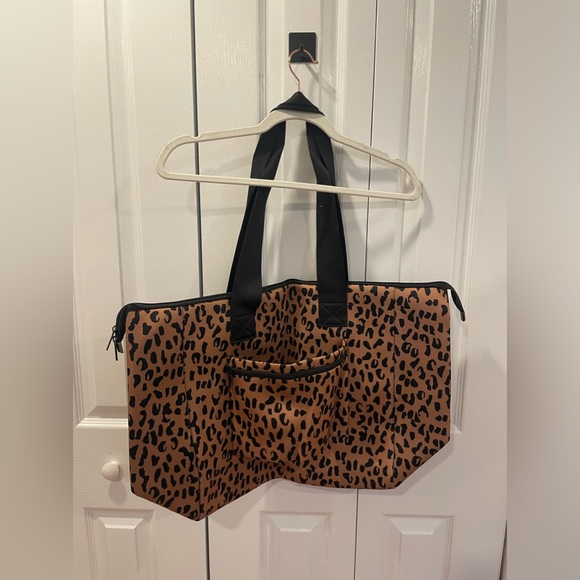 neoprene leopard tote/travel bag - Picture 4 of 7